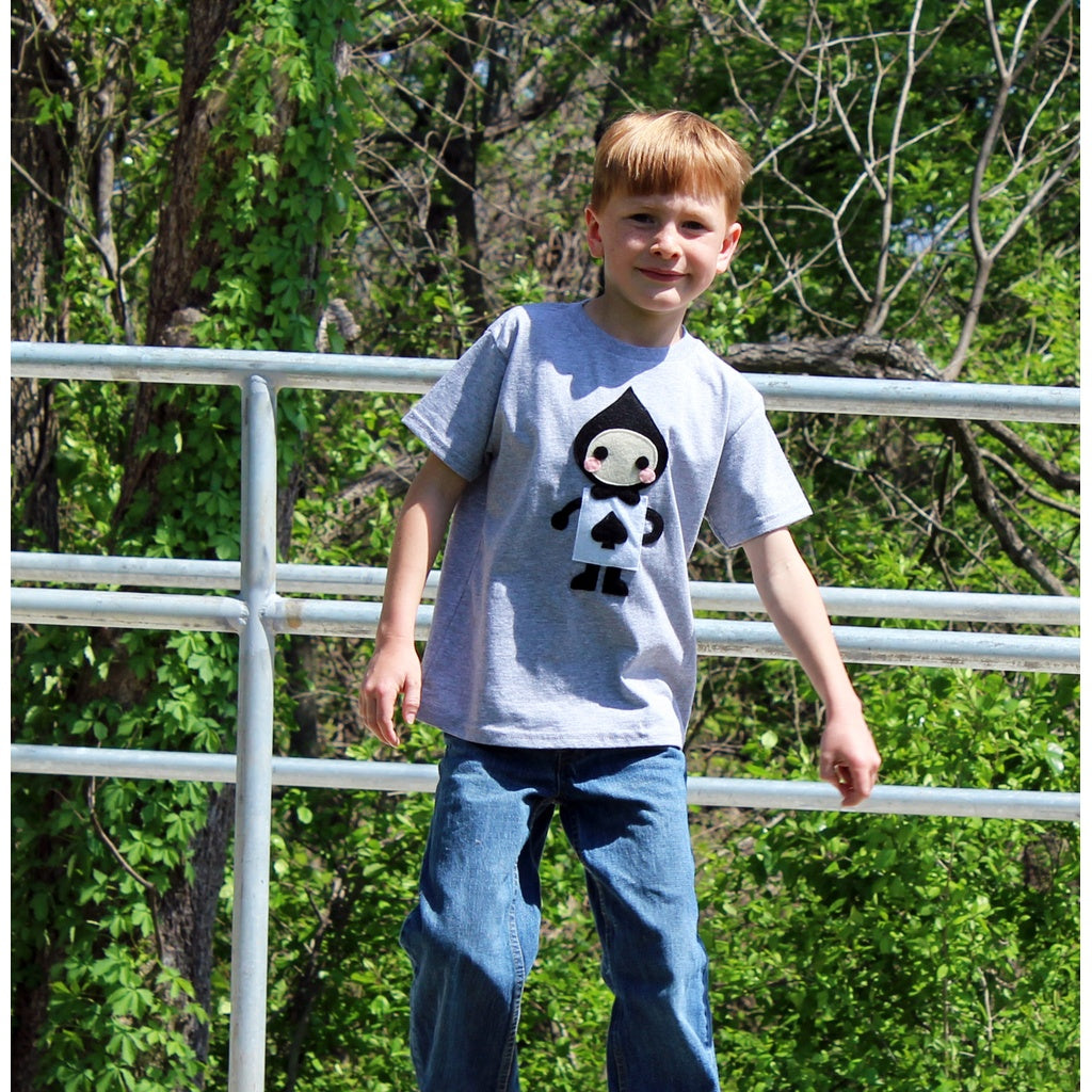 The Trumps - Spade - Alice's Adventure in Wonderland - Kids T-shirt